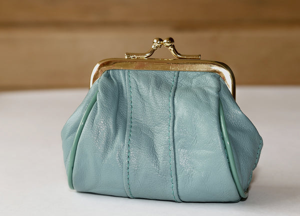 Complete Your Look With a Purse